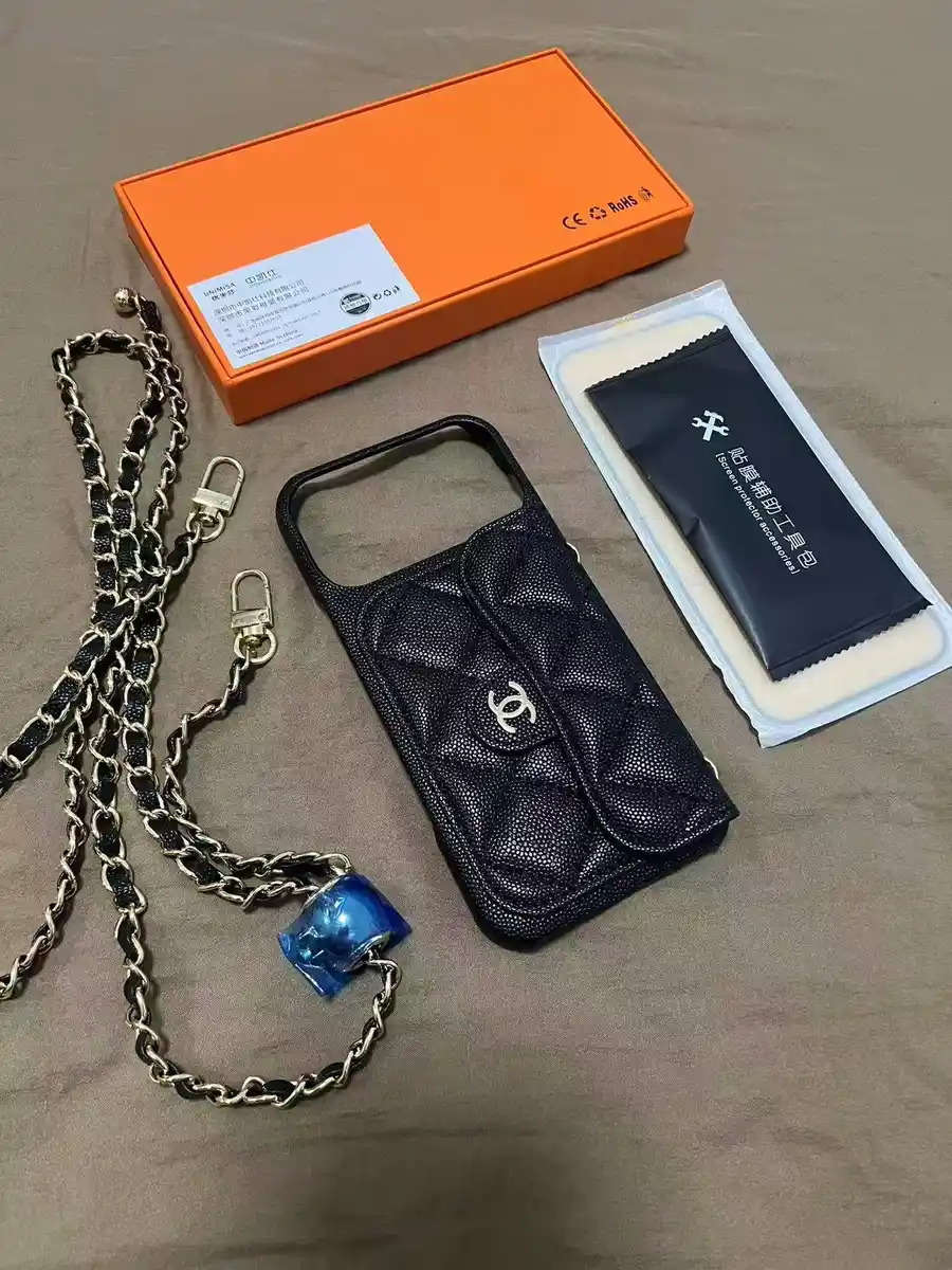 Quilted Chain Phone Case C-01340 - real product photo, wholesale Phone Case from Yaoford