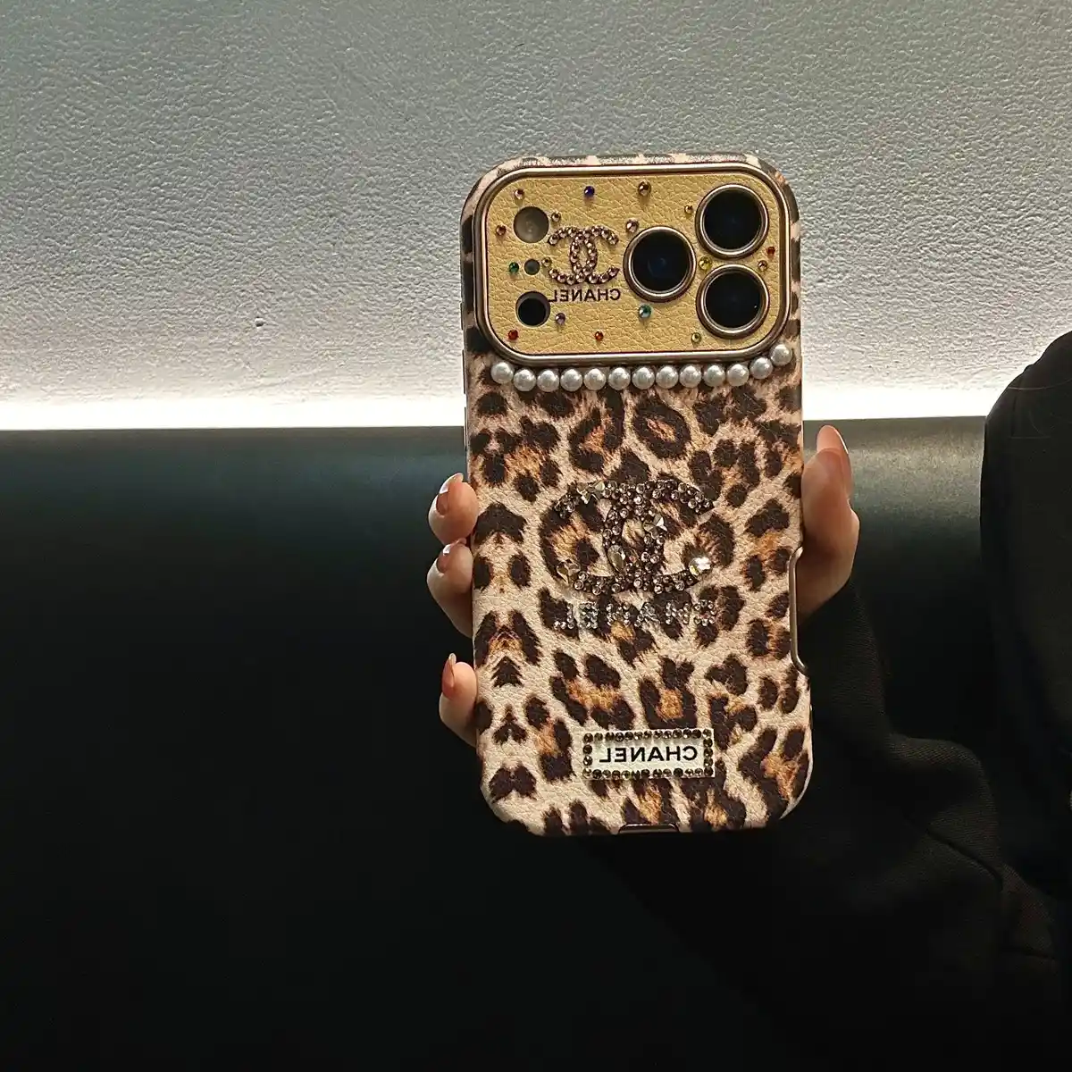 Quilted Chain Phone Case C-02833 - real product photo, wholesale Phone Case from Yaoford
