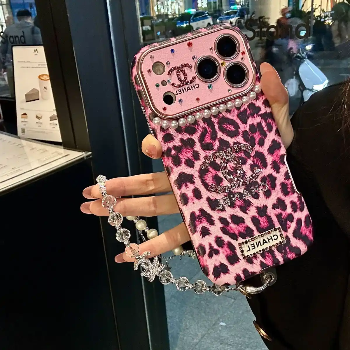 Quilted Chain Phone Case C-03546 - real product photo, wholesale Phone Case from Yaoford