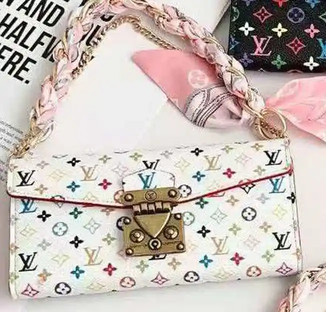 Monogram Canvas Phone Case LV01546 - real product photo, wholesale Phone Case from Yaoford