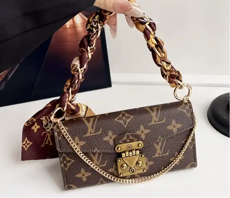 Monogram Canvas Phone Case LV01646 - real product photo, wholesale Phone Case from Yaoford