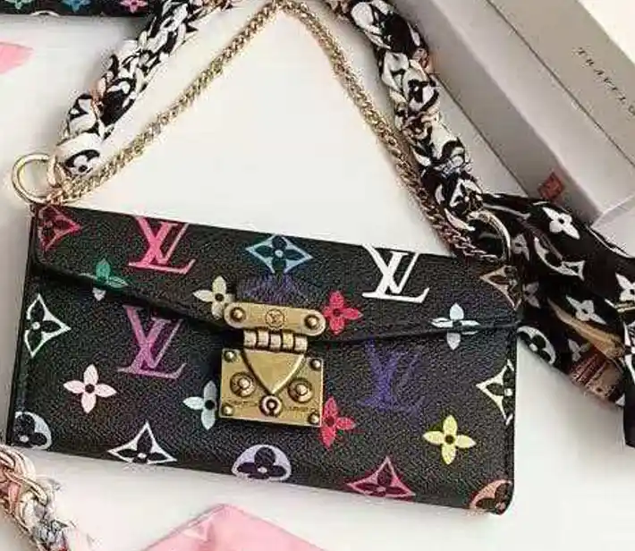 Monogram Canvas Phone Case LV02246 - real product photo, wholesale Phone Case from Yaoford